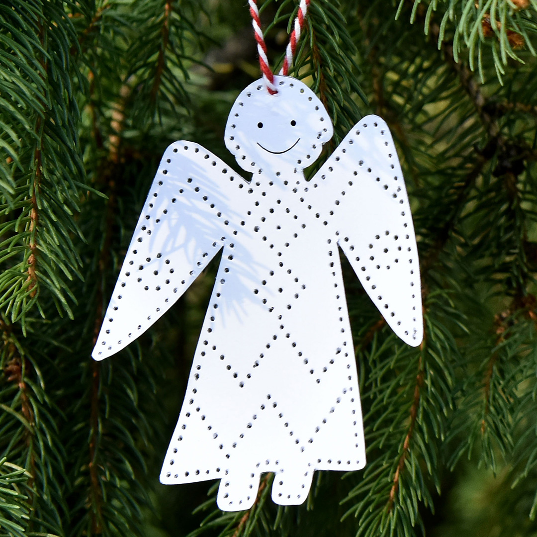 FREEBIE: Jul Christmas Ornaments